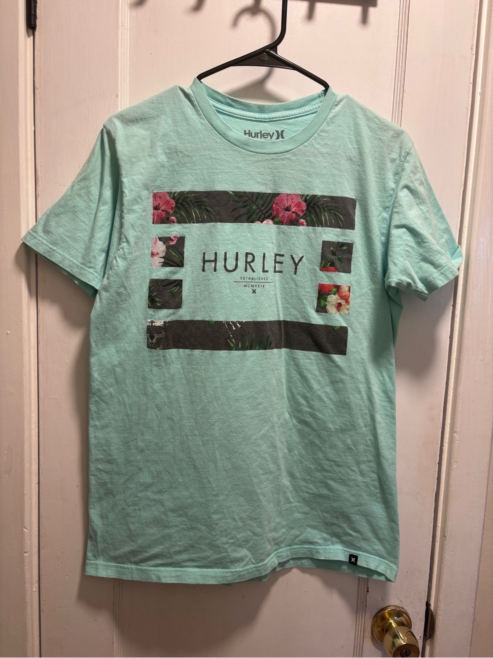Hurley Mint Green Floral Graphic Short Sleeve Tee